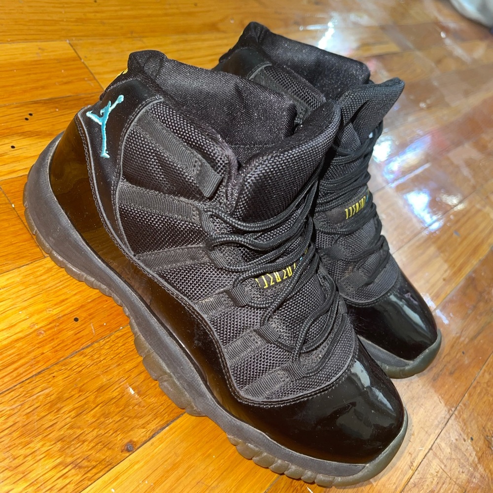 Air Jordan 11 Retro Gammas size 5.5!!!